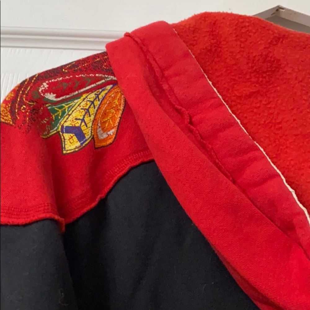 Blackhawks NHL Vintage Style Hoodie - Picture 5 of 6